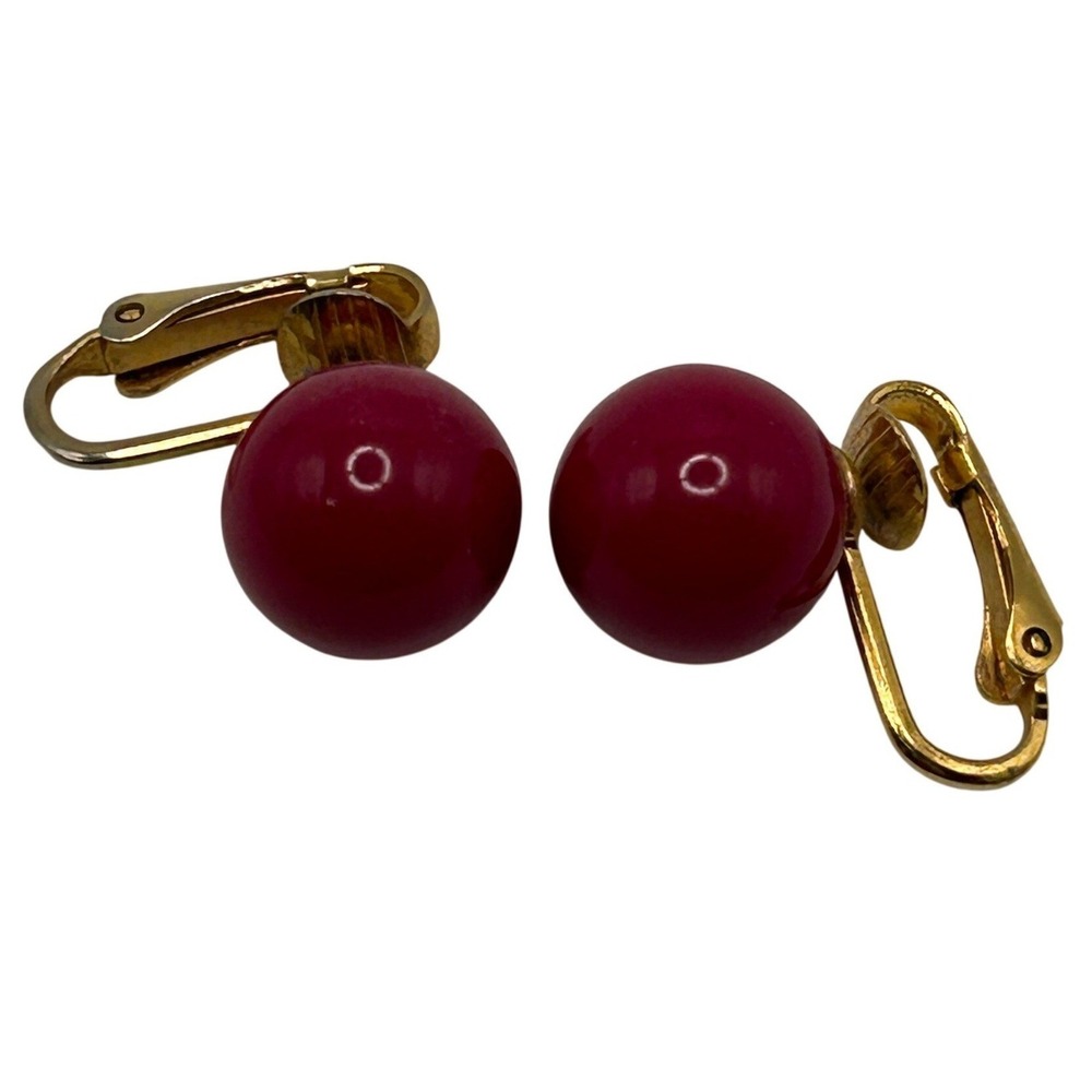 Marvella Vintage Magenta Pink Round Faux Pearl Gold Tone Clip On Earrings